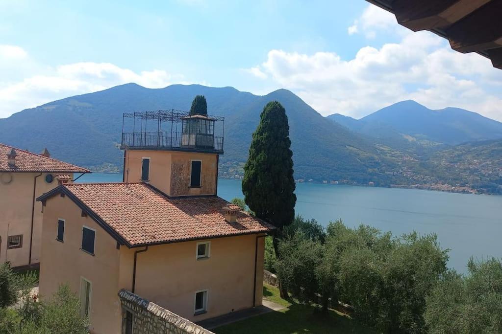 La Corte Del Cigno Monte Isola Esterno foto