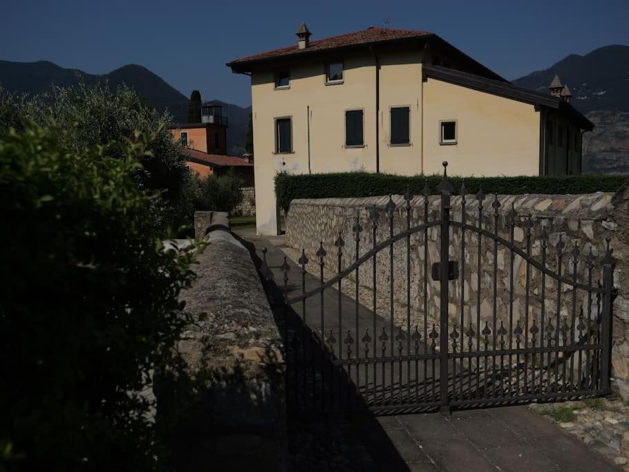 La Corte Del Cigno Monte Isola Esterno foto